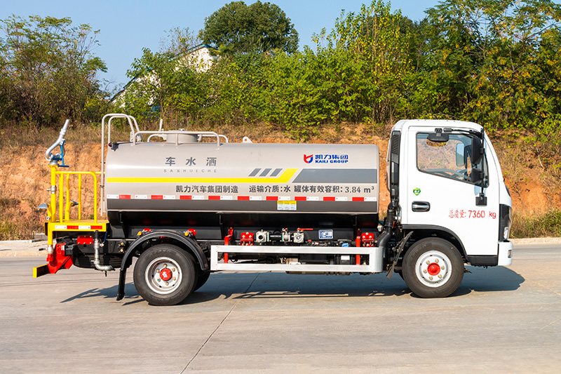 New Xiaodolika Water Sprinkler Truck, 5 cubic meters