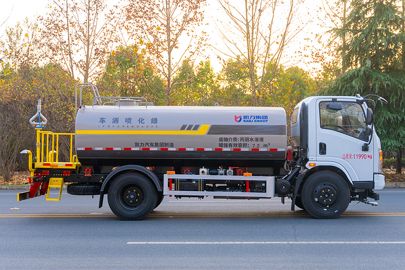 New Huasheng T1 Water Sprinkler Truck, 9.3 cubic meters