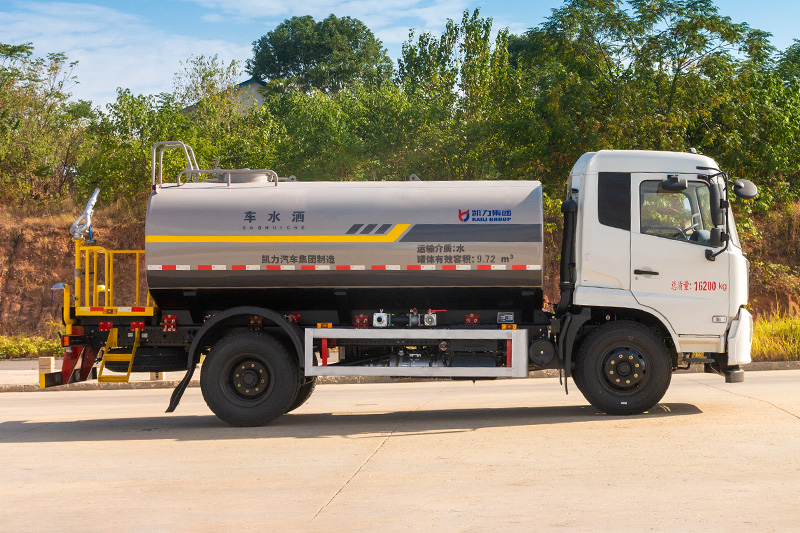 New Tianjin Water Sprinkler Truck, 12 cubic meters