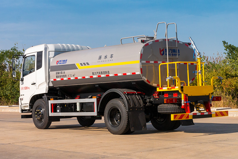 New Tianjin Water Sprinkler Truck, 12 cubic meters