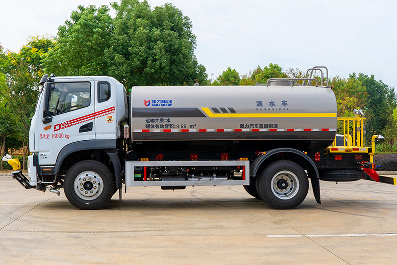 New Huasheng DV3 12-cubic-meter Water Sprinkler Truck