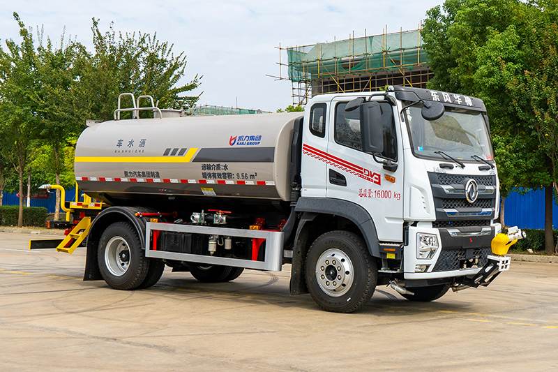 New Huasheng DV3 12-cubic-meter Water Sprinkler Truck