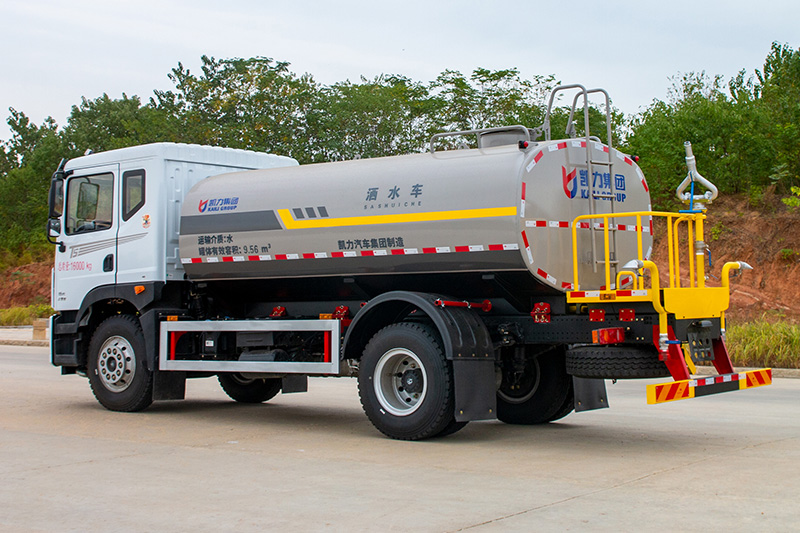 New Huasheng T5 Water Sprinkler Truck, 12 cubic meters