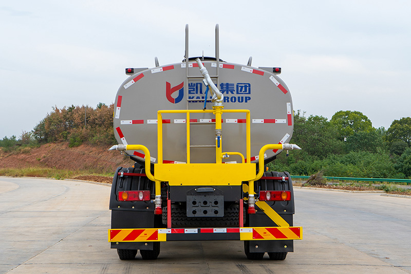 New Huasheng T5 Water Sprinkler Truck, 12 cubic meters