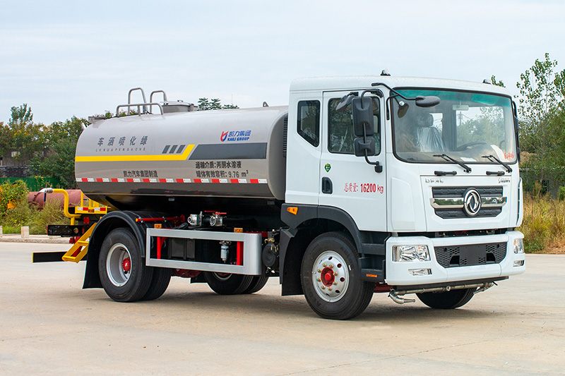 New Dongfeng D9 Water Sprinkler Truck, 12 cubic meters
