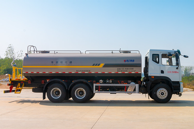 New Huasheng T5 Dual-Axle Water Sprinkler Truck, 19 cubic meters
