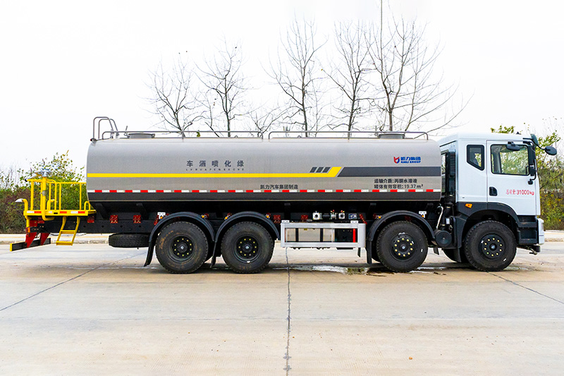 New Huasheng T5 4x2/8x4 Water Sprinkler Truck  25 cubic meters