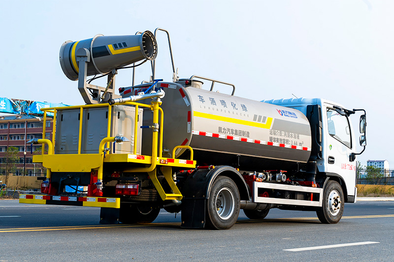 Dongfeng Xiaodolika Fog Cannon Truck, 5.2 cubic meters