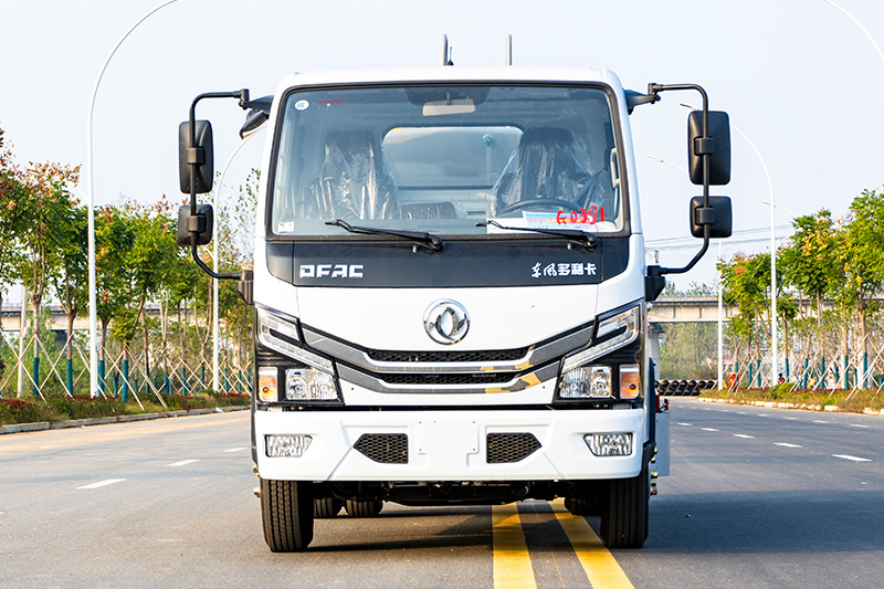 Dongfeng Xiaodolika Fog Cannon Truck, 5.2 cubic meters