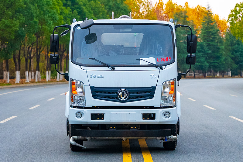 Dongfeng Huasheng T1 Fog Cannon Truck  8.8 cubic meters