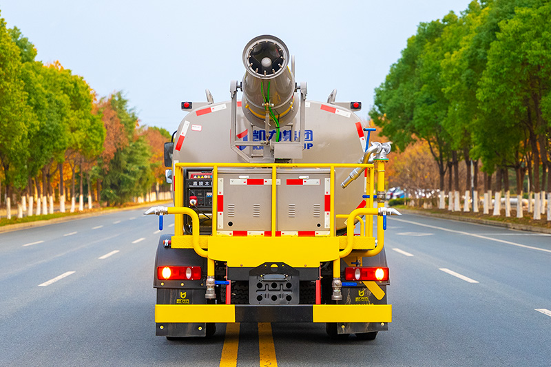 Dongfeng Huasheng T1 Fog Cannon Truck  8.8 cubic meters