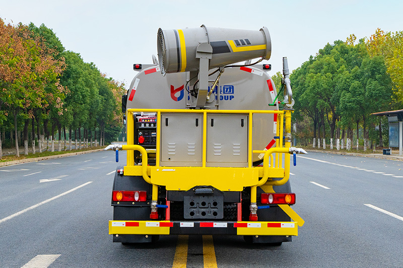 Dongfeng Huasheng T3 3800 Wheelbase Fog Cannon Truck, 8.8 cubic meters