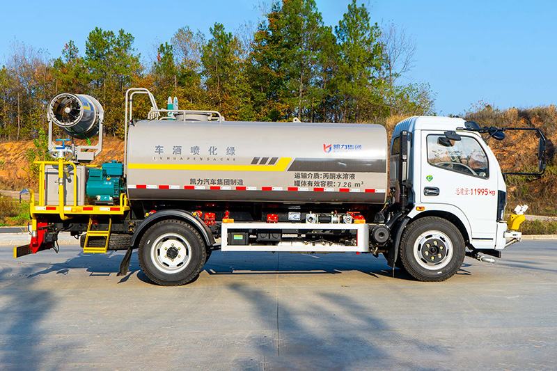 Dongfeng Dafurika Fog Cannon Truck, 8.8 cubic meters