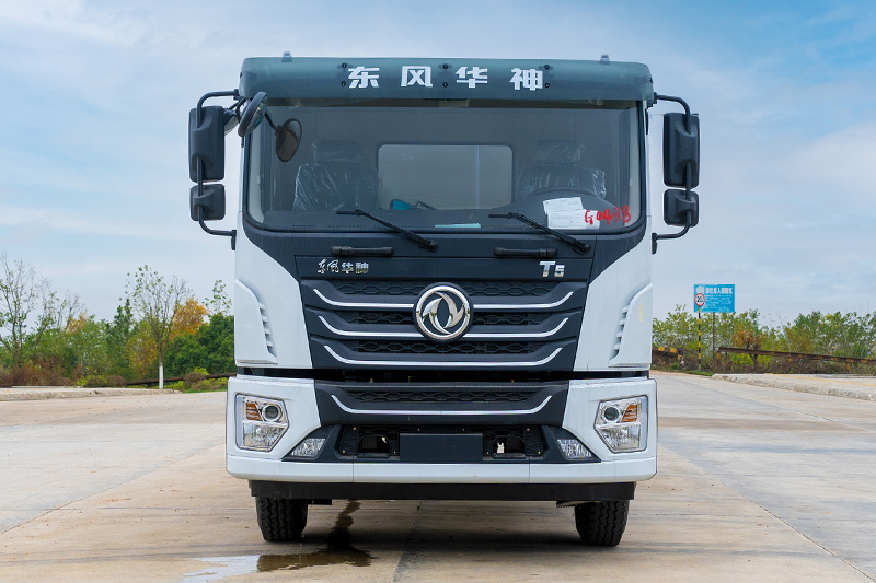Dongfeng Huasheng T5 Fog Cannon Truck  13.9 cubic meters