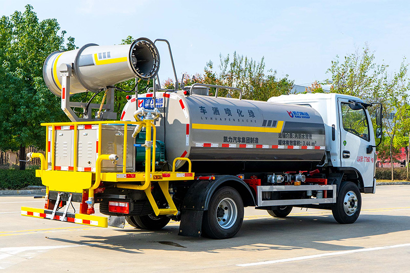 Dongfeng Xiao Fureika Fog Cannon Truck, 5.2 cubic meters