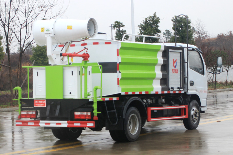 Dongfeng D6 - Blue Plate - Maxus Tank - Dust Suppression Truck (Square Tank) 7 cubic meters (Mist Cannon 30–40 meters)