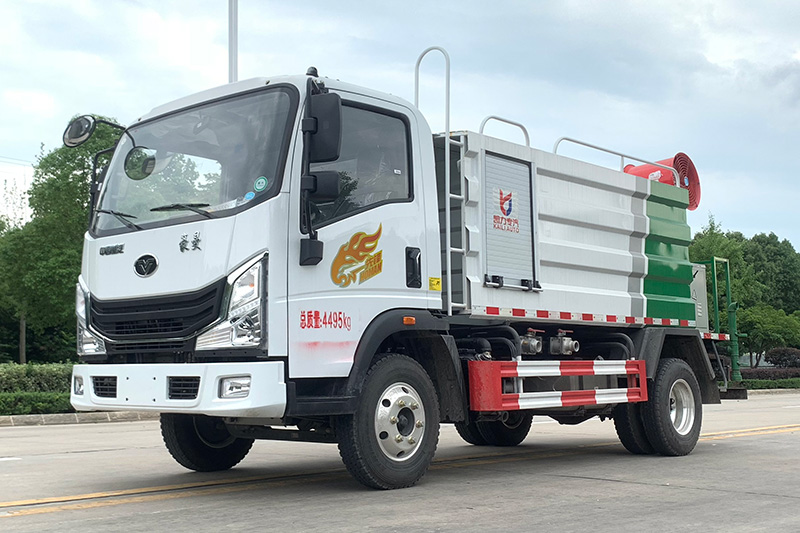 Sinotruk Haoman Dust Suppression Truck (Square Tank) 4.5 cubic meters (Mist Cannon Range: 30–40 meters)