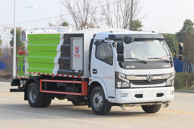 Dongfeng D7 Dust Suppression Truck (Square Tank) 7.5 cubic meters (Mist Cannon 30–40 meters)