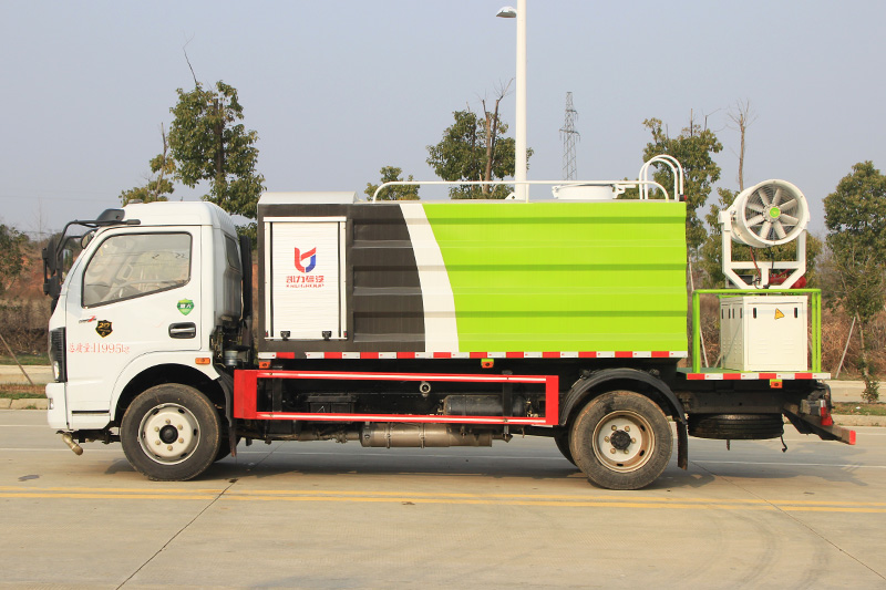 Dongfeng D7 Dust Suppression Truck (Square Tank) 7.5 cubic meters (Mist Cannon 30–40 meters)