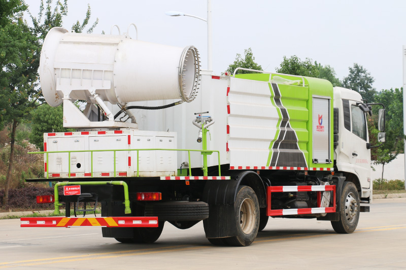 Dongfeng Tianjin Dust Suppression Truck (Square Tank) 11.5 cubic meters (Mist Cannon 30–100 meters)