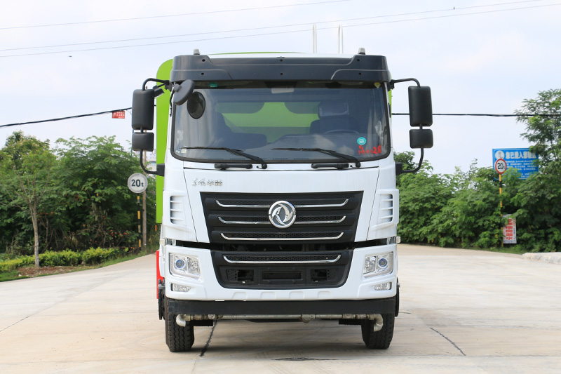 Dongfeng Jincheng Dust Suppression Truck (Square Tank) 11.5 cubic meters (Mist Cannon 30–100 meters)