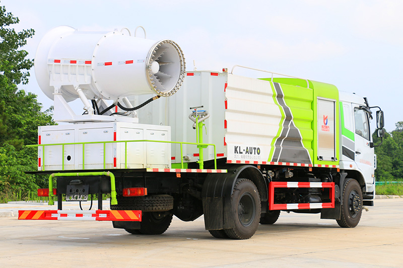 Dongfeng Jincheng Dust Suppression Truck (Square Tank) 11.5 cubic meters (Mist Cannon 30–100 meters)