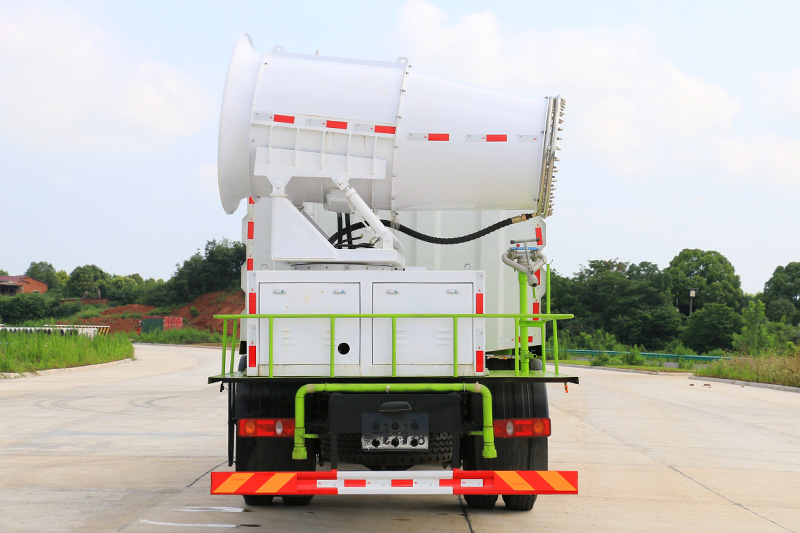 Dongfeng Jincheng Dust Suppression Truck (Square Tank) 11.5 cubic meters (Mist Cannon 30–100 meters)