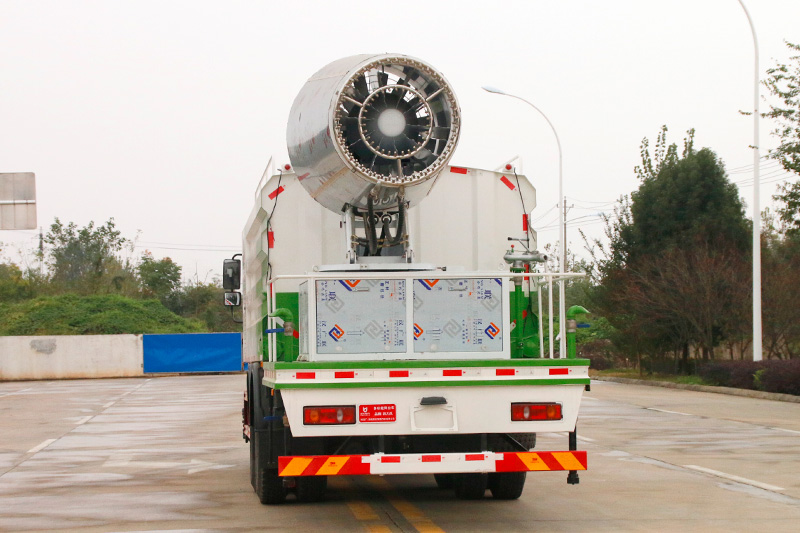 Dongfeng D3 Special Chassis Dual-Rear-Axle Dust Suppression Truck (Square Tank) 17 cubic meters (Mist Cannon 60–100 meters)
