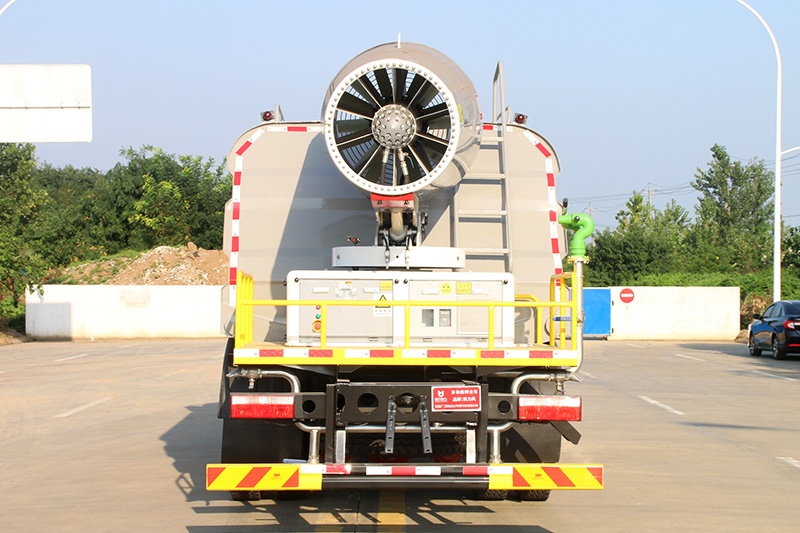 Dongfeng D9 Dust Suppression Truck (Wedge-shaped Tank) (Mist Cannon Range: 60–100 meters) 12.5 cubic meters
