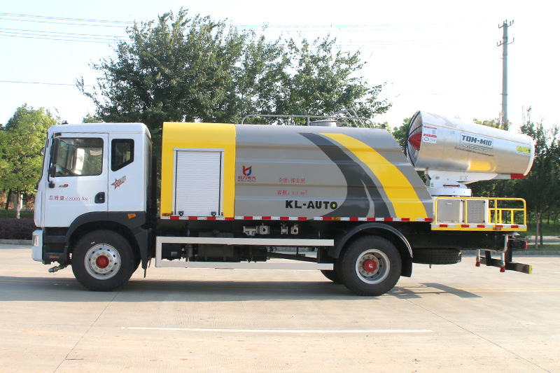 Dongfeng D9 Dust Suppression Truck (Wedge-shaped Tank) (Mist Cannon Range: 60–100 meters) 12.5 cubic meters