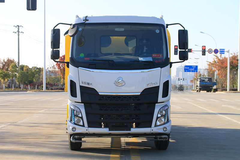 Liuzhou Automobile M3 Single-Axle Dust Suppression Truck (Wedge-Shaped Tank) (Mist Cannon Range: 60–100 Meters) 12.5 Cubic Meters