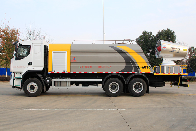 Liuzhou Automobile H5 Rear Twin-Axle Dust Suppression Truck (Wedge-Shaped Square Tank) (Mist Cannon Range: 80–120 Meters) 17 Cubic Meters
