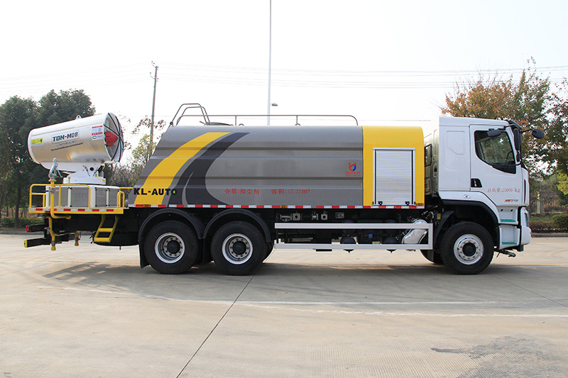 Liuzhou Automobile H5 Rear Twin-Axle Dust Suppression Truck (Wedge-Shaped Square Tank) (Mist Cannon Range: 80–120 Meters) 17 Cubic Meters