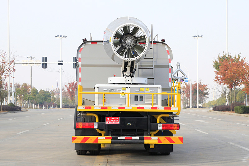 Liuzhou Automobile H5 Rear Twin-Axle Dust Suppression Truck (Wedge-Shaped Square Tank) (Mist Cannon Range: 80–120 Meters) 17 Cubic Meters