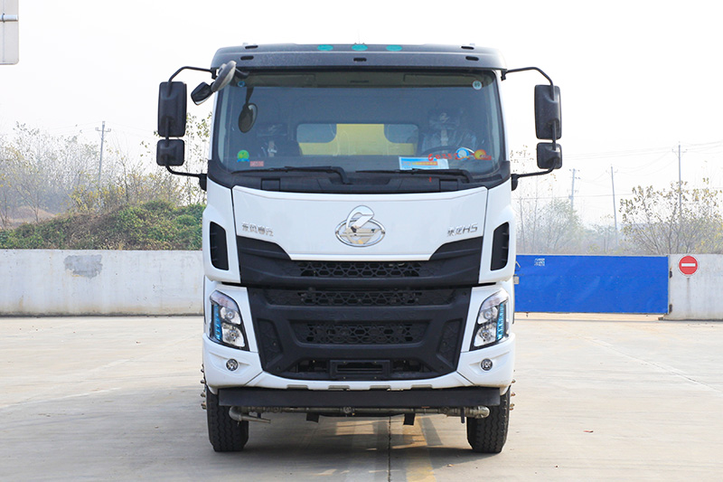 Liuzhou Automobile H5 Rear Twin-Axle Dust Suppression Truck (Wedge-Shaped Square Tank) (Mist Cannon Range: 80–120 Meters) 17 Cubic Meters