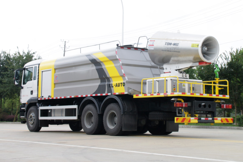 Sinotruk Rear Twin-Axle Dust Suppression Truck (Wedge-Shaped Square Tank) (Mist Cannon Range: 80–120 m) 17 m³