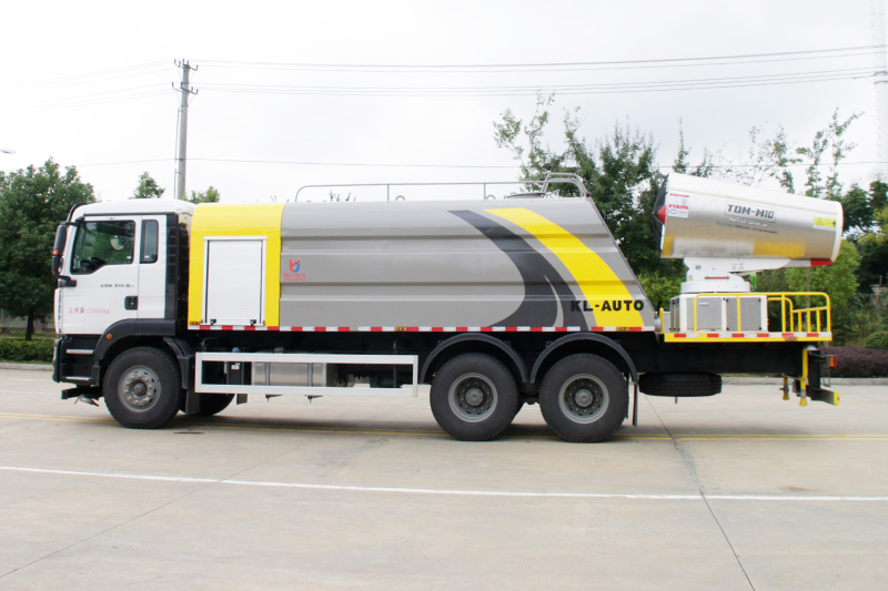 Sinotruk Rear Twin-Axle Dust Suppression Truck (Wedge-Shaped Square Tank) (Mist Cannon Range: 80–120 m) 17 m³