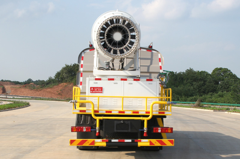 Sinotruk Shandeka 4x8 Dust Suppression Truck (Wedge-shaped Tank) (Mist Cannon Range: 80–120 m) 22 m³