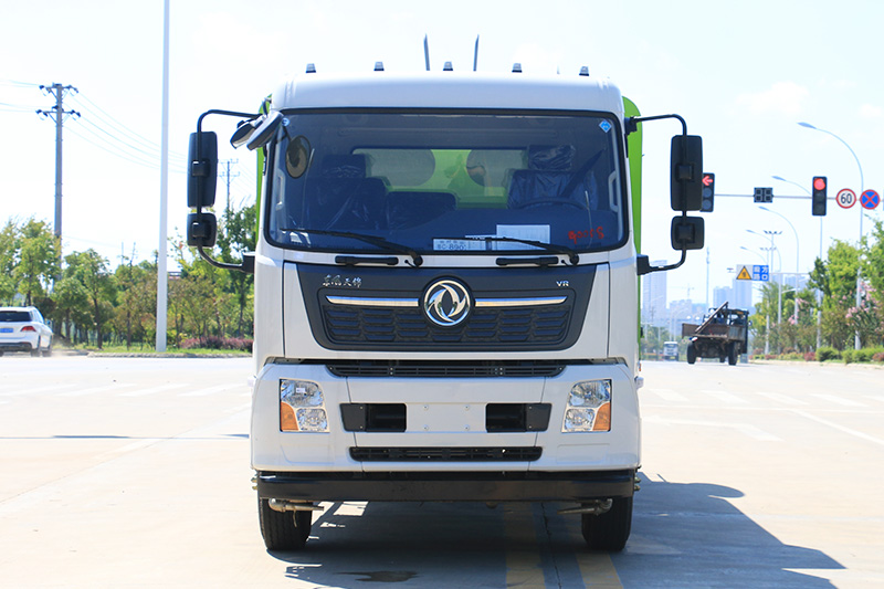 Dongfeng Tianjin Dust Suppression Truck (Round Tank) 11.5 (Mist Cannon 30–100 meters)