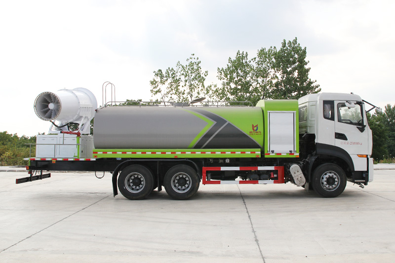 Dongfeng Tianlong Rear Twin-Axle Dust Suppression Truck (Round Tank) 18.5 cubic meters (Mist Cannon 60–100 meters)
