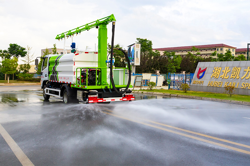 Dongfeng D6 Railway Dust Suppression Truck, 6 cubic meters