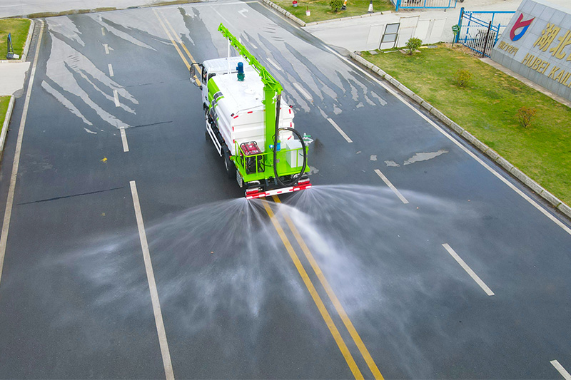 Dongfeng D6 Railway Dust Suppression Truck, 6 cubic meters