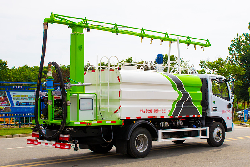 Dongfeng D6 Railway Dust Suppression Truck, 6 cubic meters