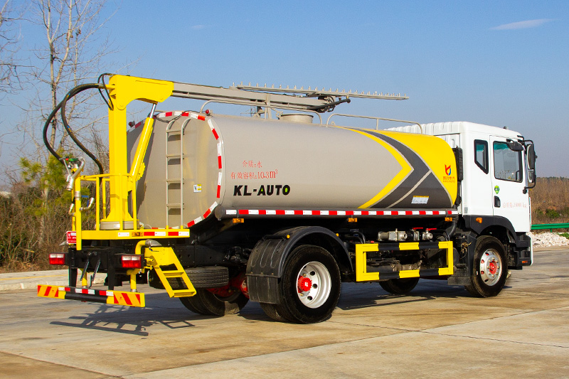 Dongfeng D9 Railway Dust Suppression Truck, 12.5 cubic meters