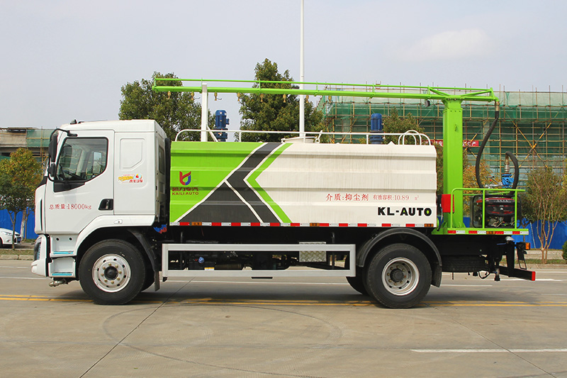 Dongfeng Liuzhou Motor Railway Dust Suppression Truck, 12.5 cubic meters