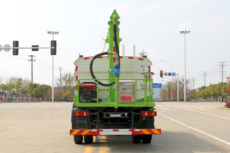 Dongfeng Liuzhou Motor Railway Dust Suppression Truck, 12.5 cubic meters