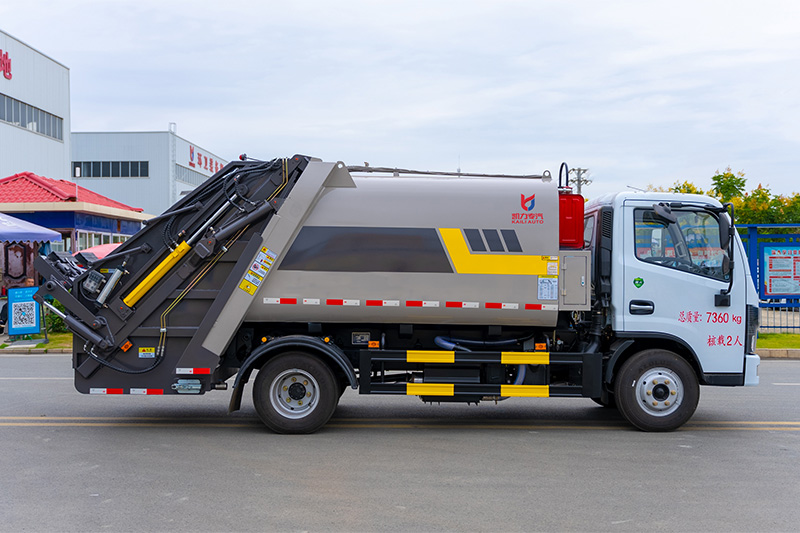 2023 Dongfeng D6 Compactor Garbage Truck, 7 cubic meters