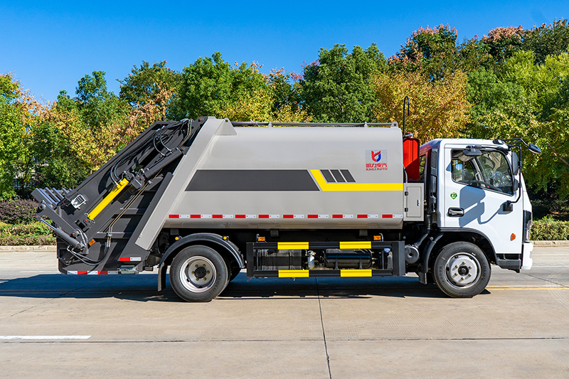 2023 Dongfeng D7 Heavy-Duty Compactor Garbage Truck  11.5 cubic meters