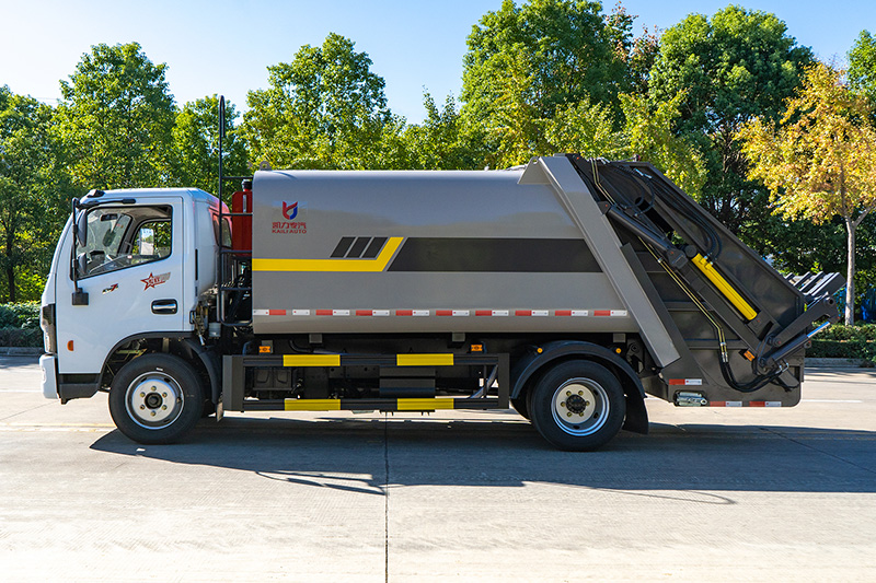 2023 Dongfeng D7 Heavy-Duty Compactor Garbage Truck  11.5 cubic meters