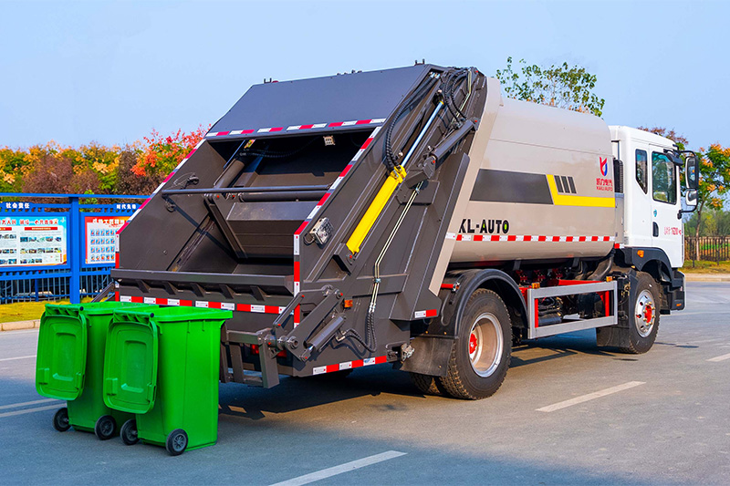 2023 Dongfeng D9 Compactor Truck, 3,950 mm wheelbase, 12 cubic meters